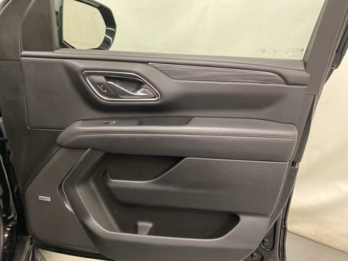 Used 2024 GMC Yukon XL SLT image 11