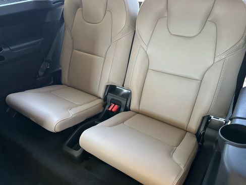 New 2026 Volvo XC90 T8 Ultra w/ Lounge Package AWD/4WD image 12