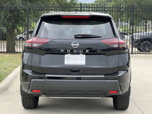 New 2026 Nissan Rogue SV FWD image 5