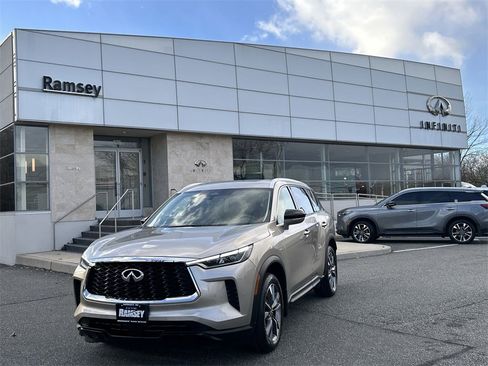 Certified 2023 INFINITI QX60 Luxe w/ Cargo Package image 1