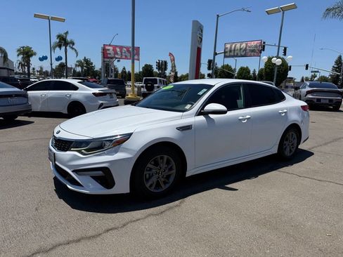 Used 2020 Kia Optima LX FWD image 3