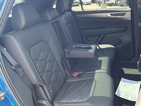 New 2026 Volkswagen Atlas Cross Sport SE FWD image 11