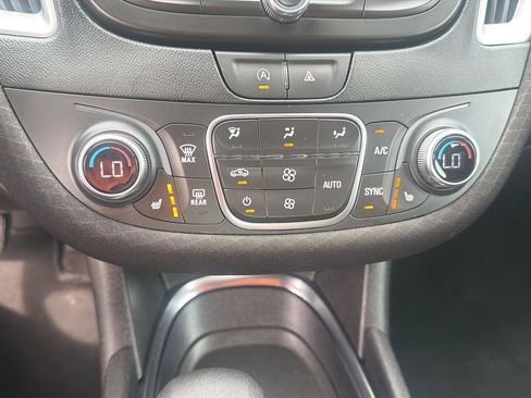 Used 2023 Chevrolet Malibu LT FWD image 25