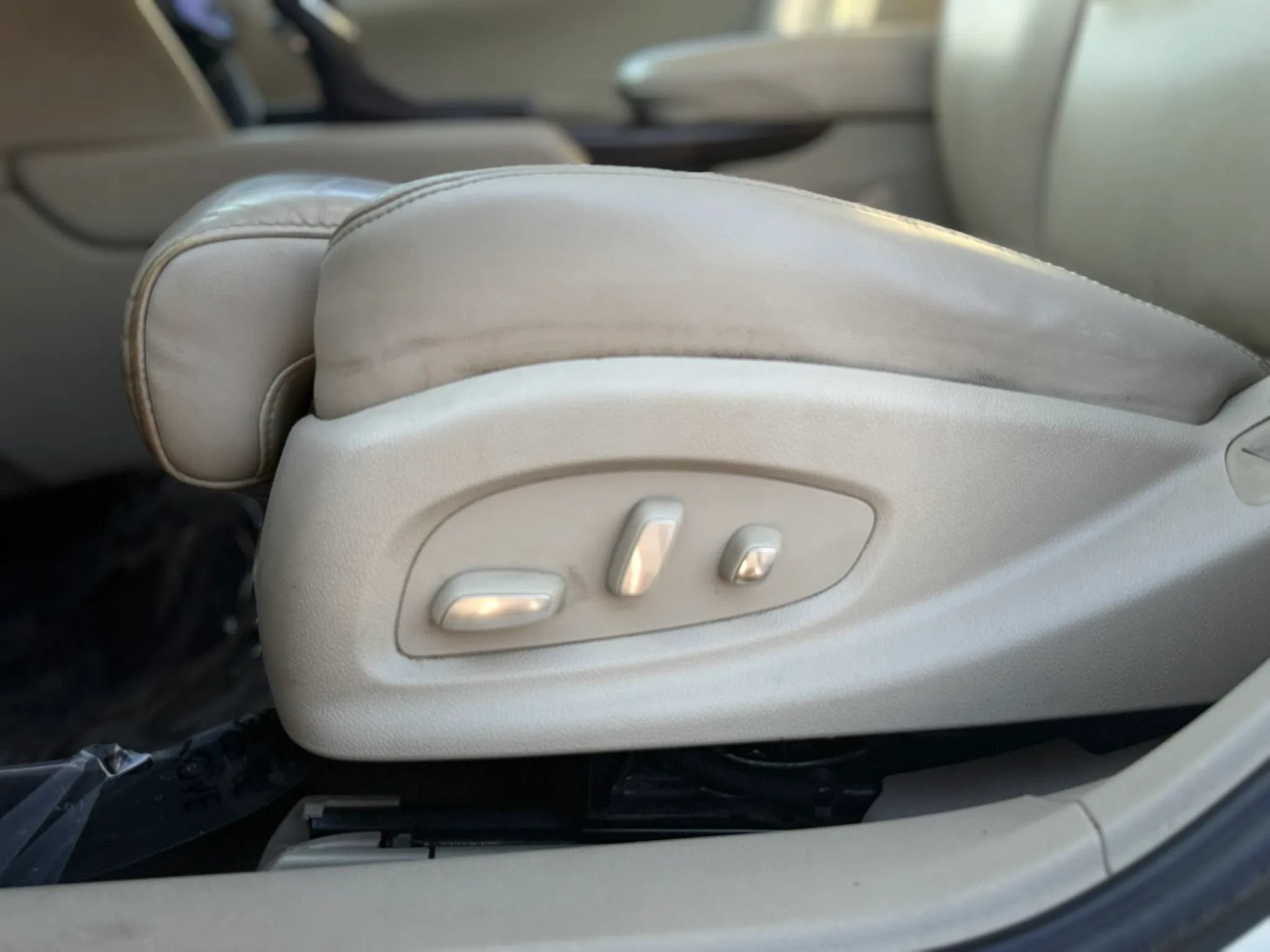 Used 2013 Cadillac XTS Premium FWD image 28