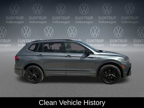 Used 2024 Volkswagen Tiguan SE R-Line AWD/4WD image 3