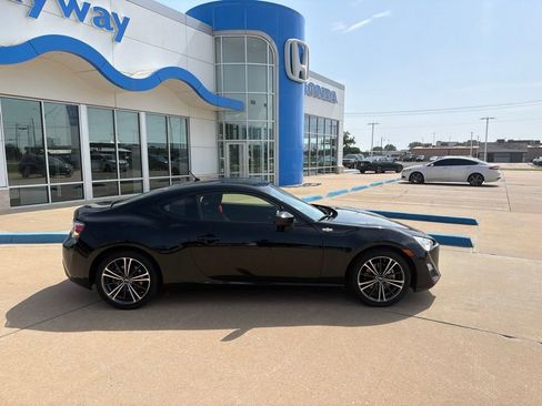 Used 2013 Scion FR-S RWD image 10