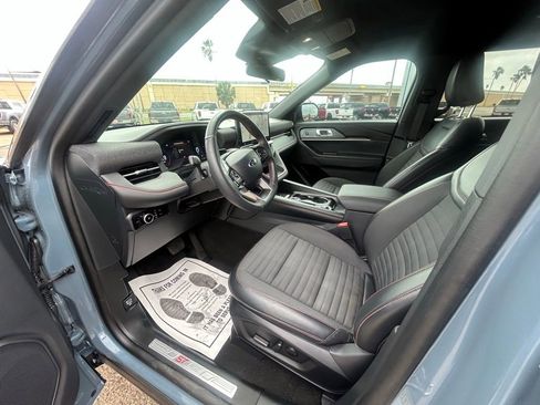 Used 2025 Ford Explorer ST-Line RWD image 11