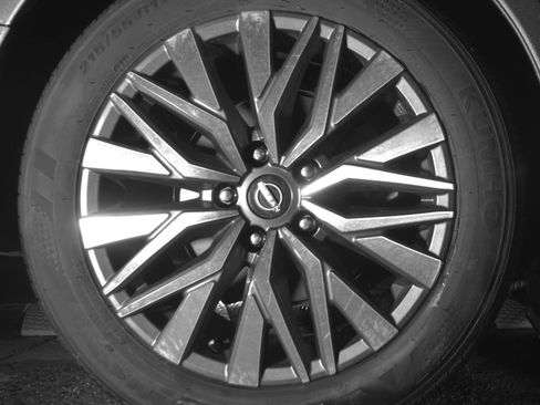 Used 2025 Nissan Altima 2.5 SV FWD image 12