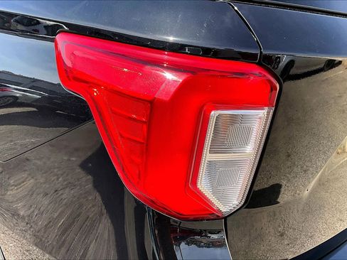 Used 2021 Ford Explorer Base image 27