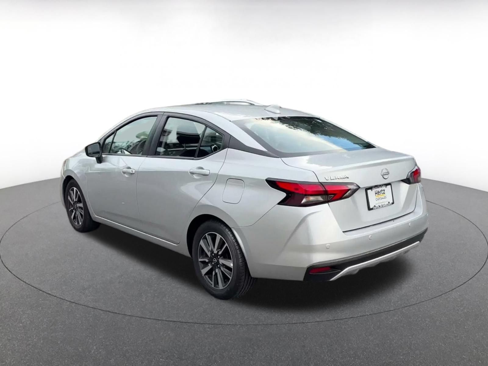 Used 2025 Nissan Versa SV FWD image 8