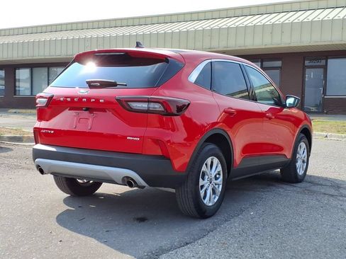 Used 2024 Ford Escape Active AWD/4WD image 5