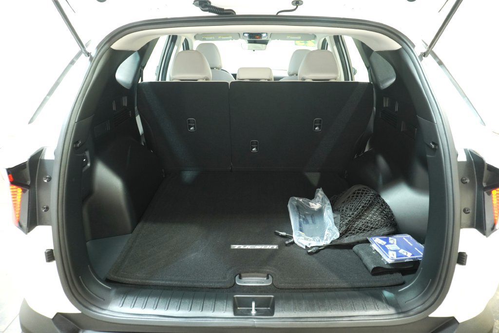 Certified 2025 Hyundai Tucson SE AWD/4WD image 6
