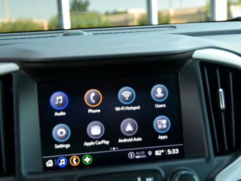 Used 2024 GMC Terrain SLT image 17