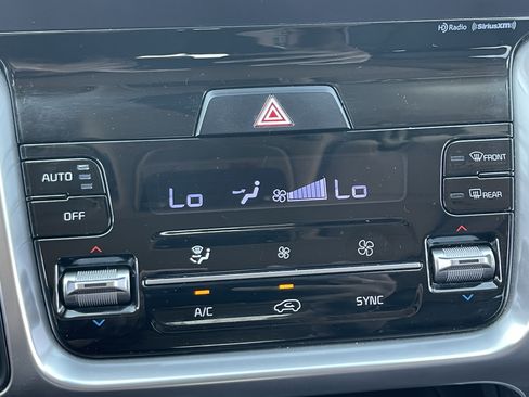 Certified 2023 Kia Sorento EX w/ Panoramic Sunroof Package FWD image 24