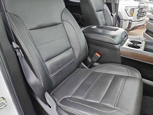 Used 2019 GMC Sierra 2500 Denali w/ Suspension Package, Off-Road AWD/4WD image 37