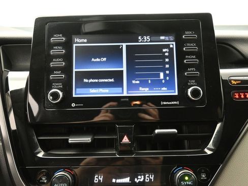 Used 2022 Toyota Camry LE image 9