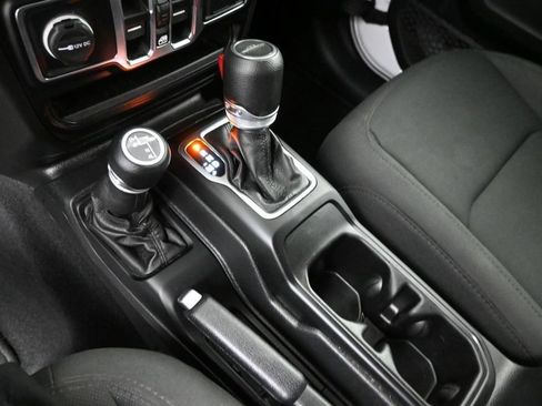 Used 2021 Jeep Gladiator Sport AWD/4WD image 39