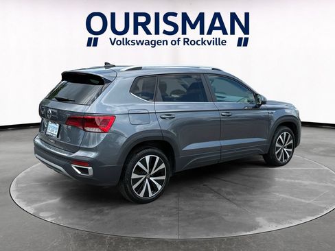 Used 2023 Volkswagen Taos SE FWD image 6