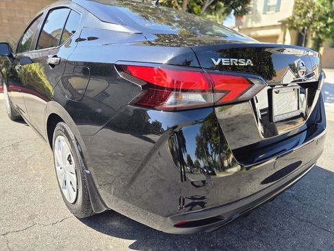 Used 2020 Nissan Versa S FWD image 9