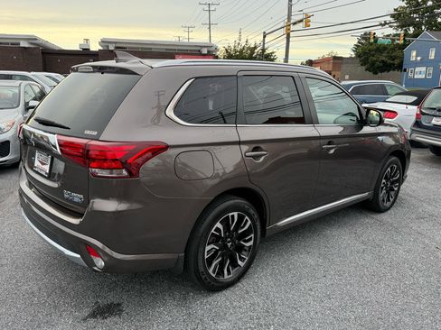 Used 2018 Mitsubishi Outlander SEL image 17