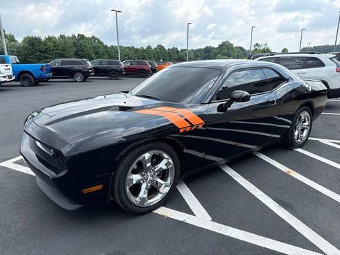 Used 2013 Dodge Challenger R/T Plus RWD image 4