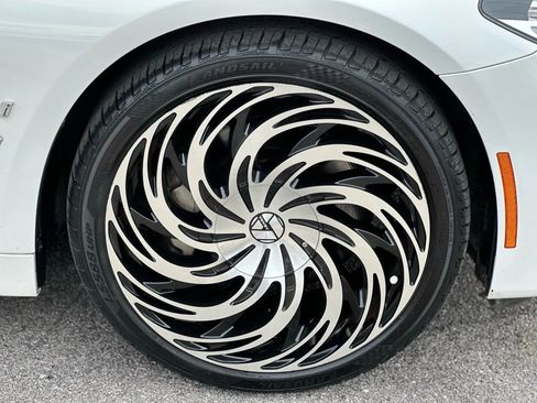 Used 2018 BMW 530e w/ Premium Package 2 image 25