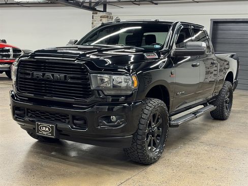 Used 2021 RAM 2500 Big Horn w/ Night Edition AWD/4WD image 3