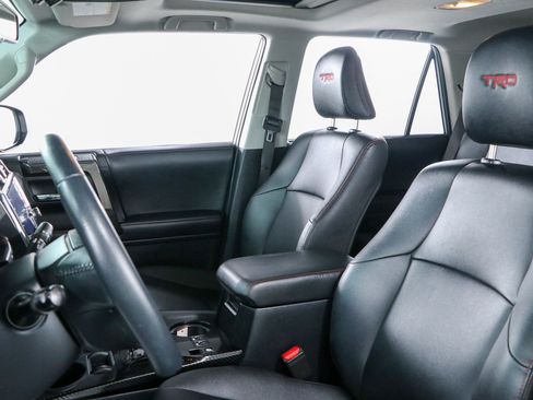 Used 2022 Toyota 4Runner TRD Off-Road Premium w/ Moonroof Package AWD/4WD image 24