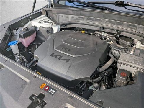 Used 2024 Kia Telluride EX w/ EX Captain's Chair Package image 24