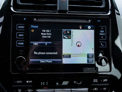 Used 2016 Toyota Prius Three image 29