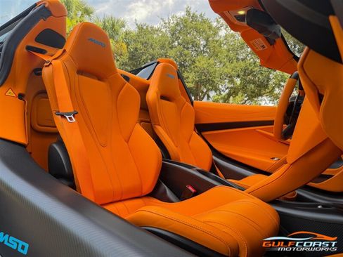Used 2022 McLaren 765LT RWD image 33