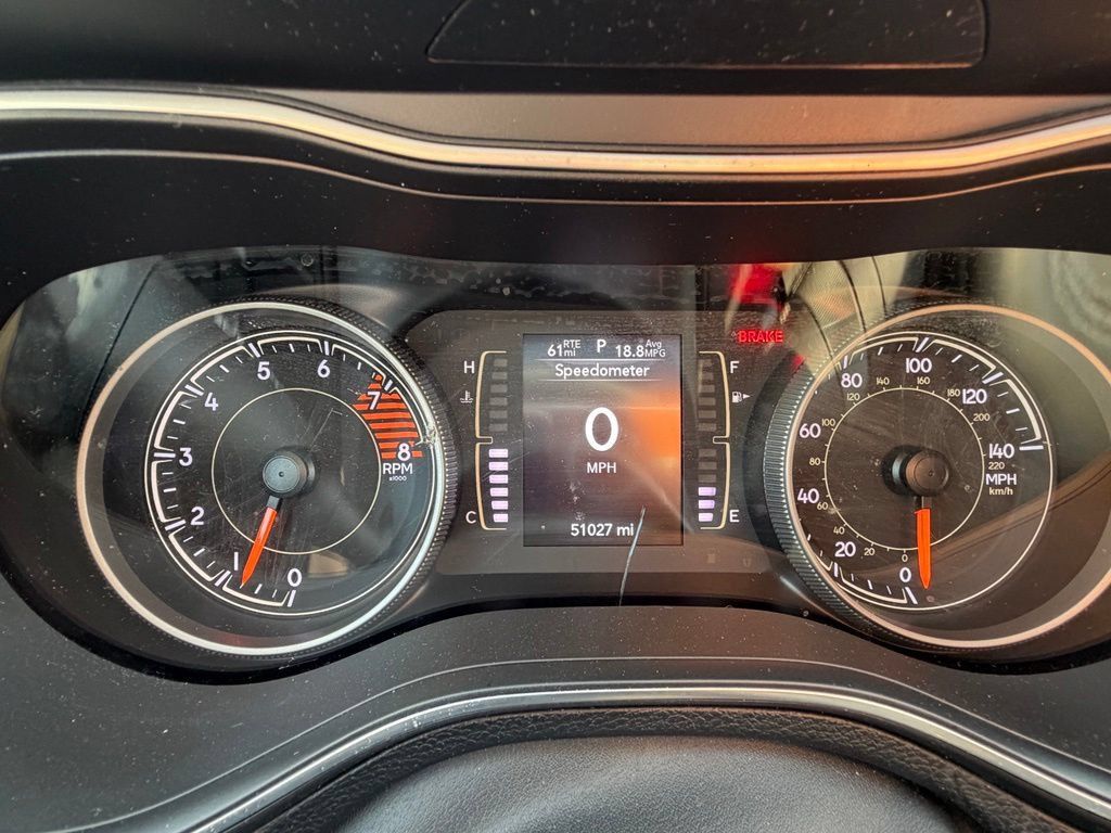 Used 2019 Jeep Cherokee Latitude Plus w/ Comfort/Convenience Group AWD/4WD image 16