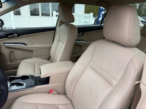 Used 2014 Toyota Camry XLE FWD image 16
