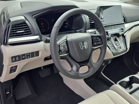 New 2026 Honda Odyssey Touring image 16