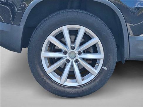 Used 2017 Volkswagen Tiguan Wolfsburg Edition FWD image 4