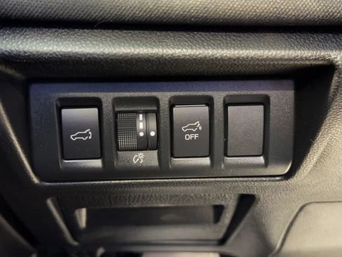 Used 2025 Subaru Outback Premium AWD/4WD image 38