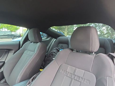 Used 2019 Ford Mustang GT RWD image 12