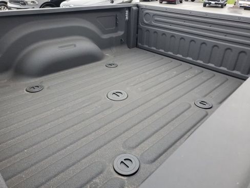 Used 2025 RAM 2500 Limited AWD/4WD image 13