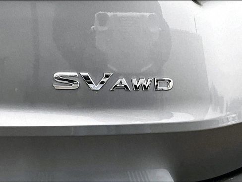 Used 2023 Nissan Rogue SV image 8