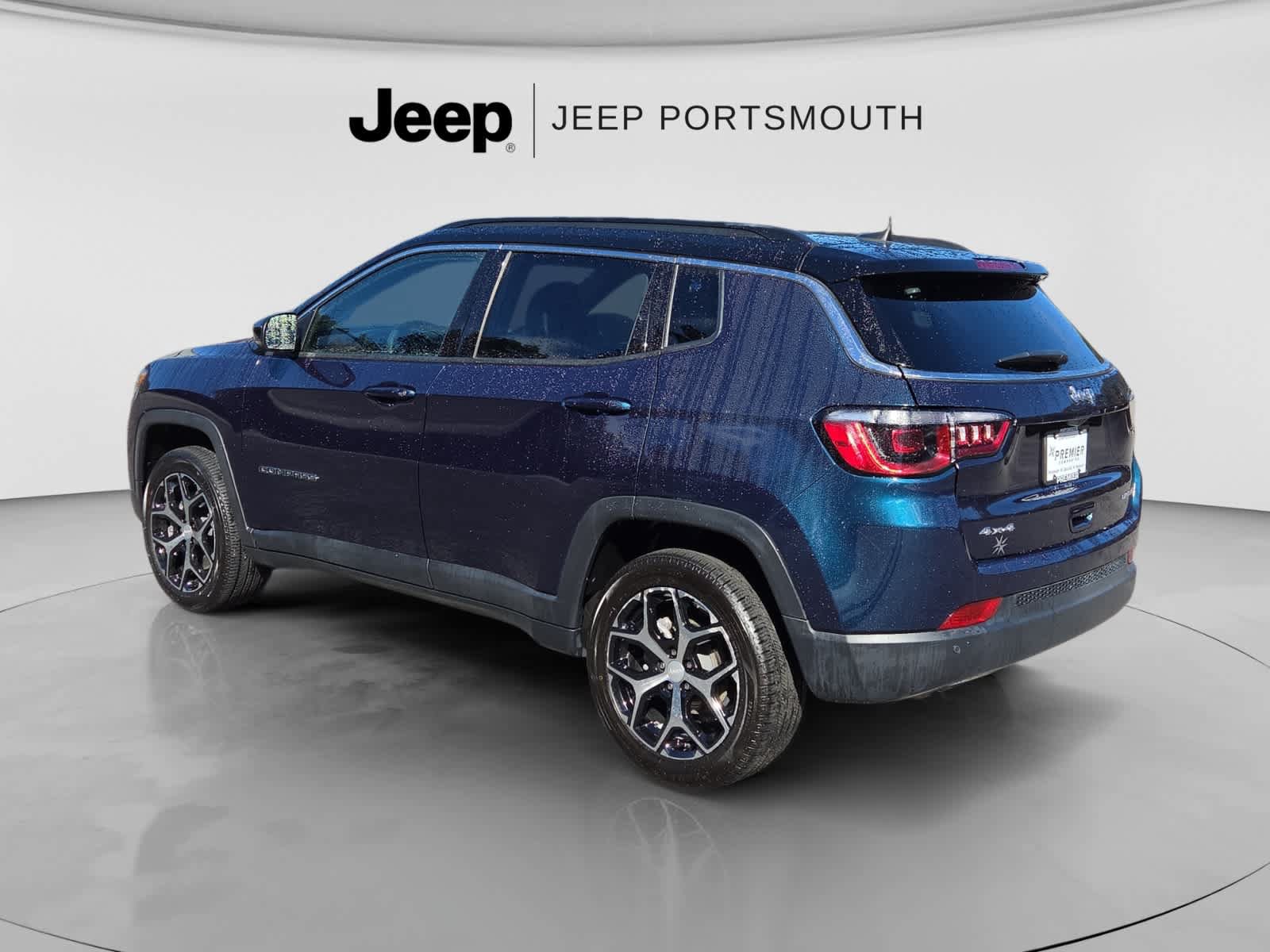 Used 2024 Jeep Compass Limited w/ Sun and Sound Group AWD/4WD image 5