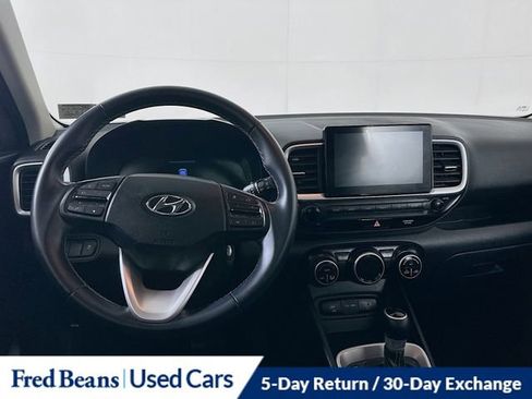 Used 2023 Hyundai Venue SEL image 23