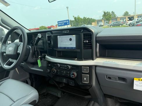 New 2025 Ford F350 XL w/ XL Driver Assist Package RWD image 35
