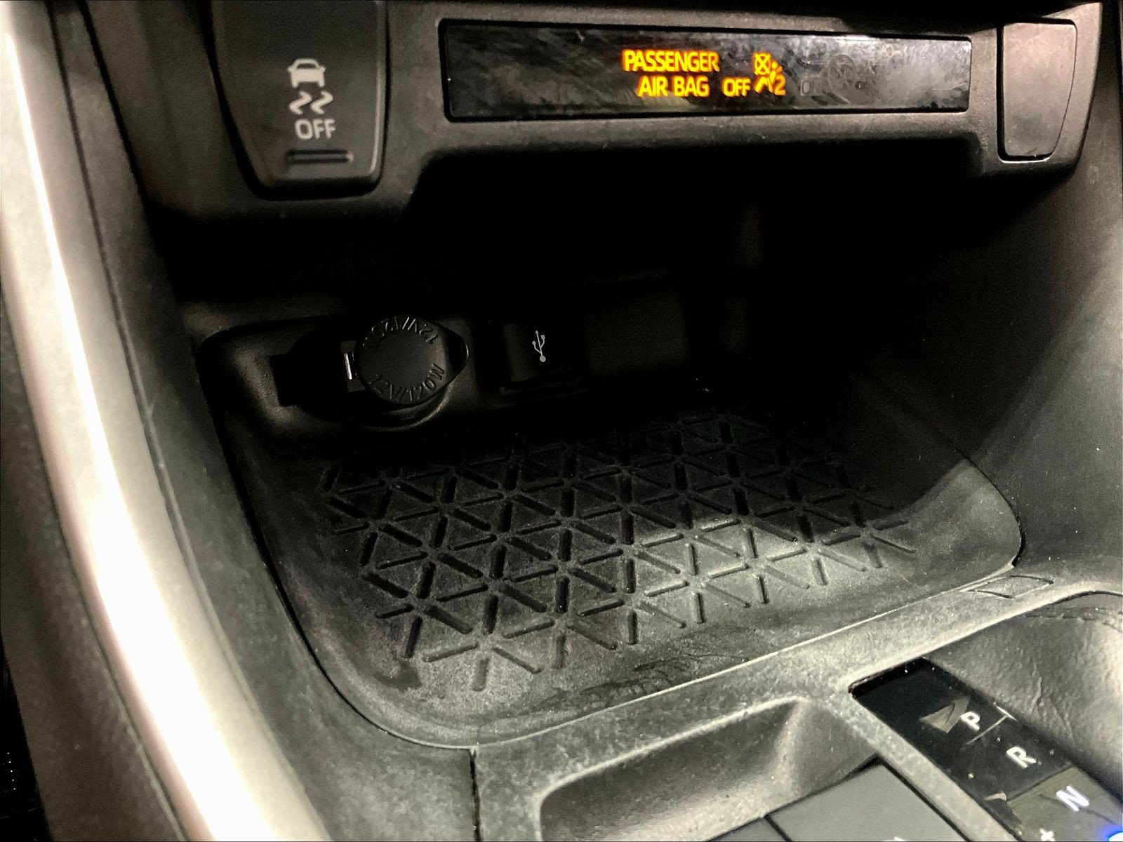 Used 2022 Toyota RAV4 XLE AWD/4WD image 16