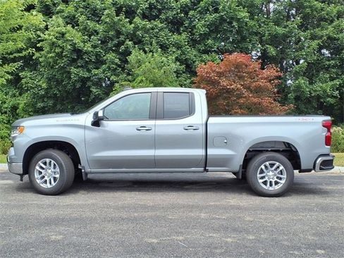 Used 2026 Chevrolet Silverado 1500 LT image 2