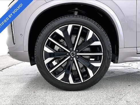 Certified 2026 Volvo XC90 B5 Plus w/ Protection Package Premier AWD/4WD image 10