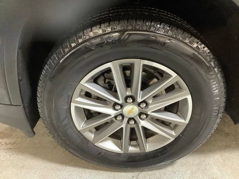 Used 2023 Chevrolet Traverse LT AWD/4WD image 10