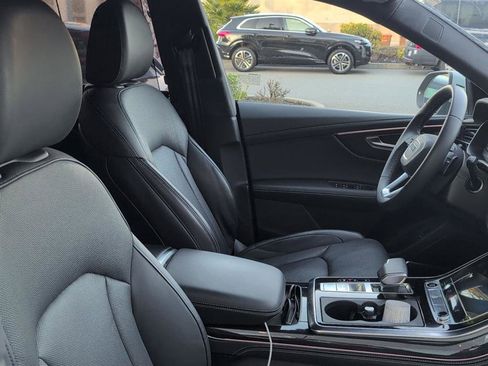 Used 2024 Audi Q8 Prestige w/ Prestige Package image 13