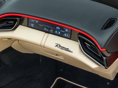 Certified 2025 Ferrari Roma Base image 71