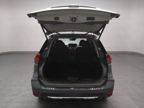 Used 2020 Nissan Rogue SV FWD image 29