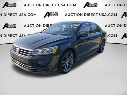 Used 2017 Volkswagen Passat 1.8T R-Line w/ R-Line Lighting Package FWD image 2